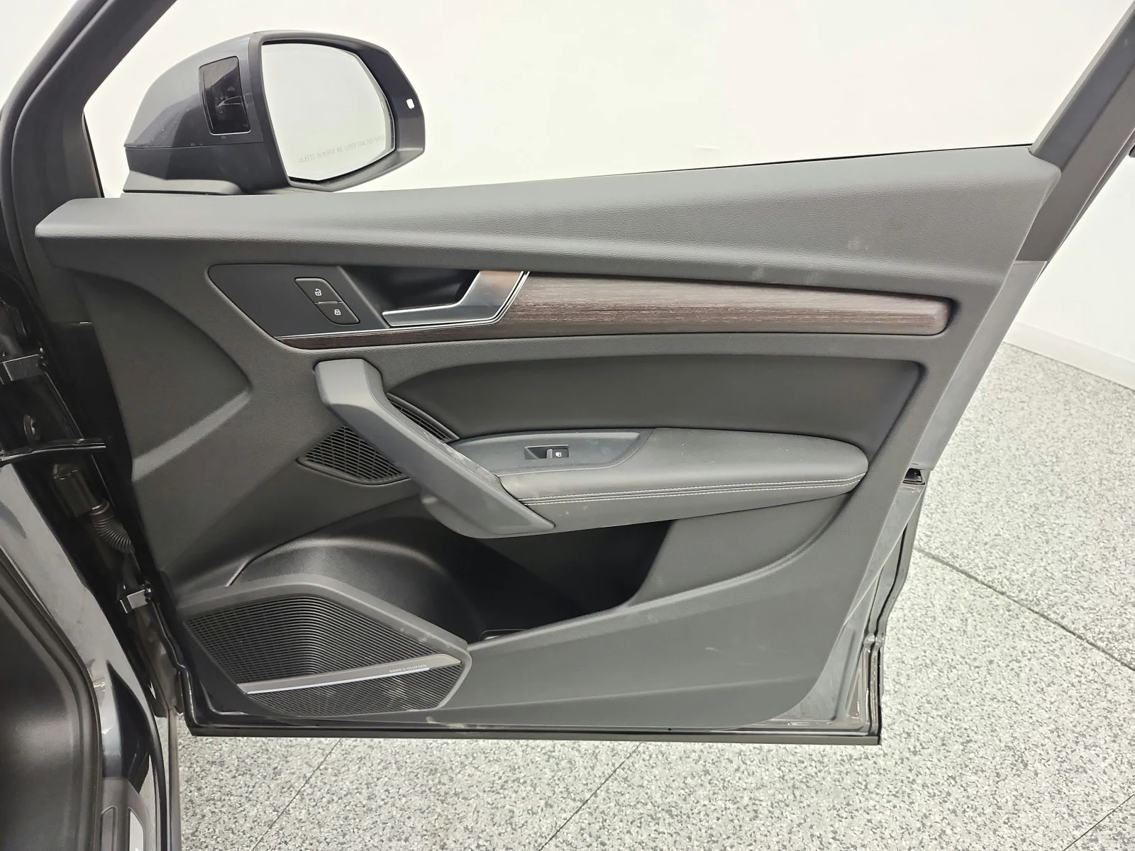 Used 2024 Daytona Gray Pearl Effect Audi S line Premium Plus image 21