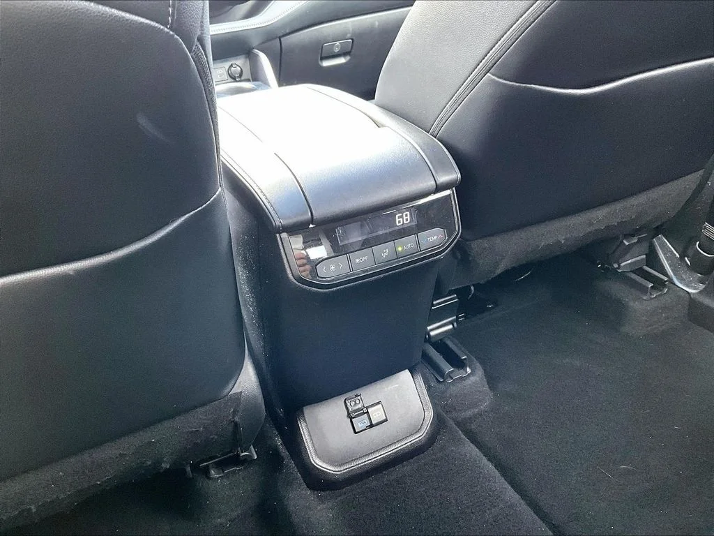 Used 2022 Silver Toyota XLE image 13