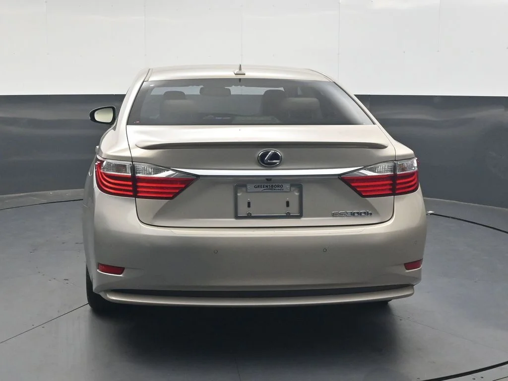 Used 2013 Beige Lexus 300h image 6