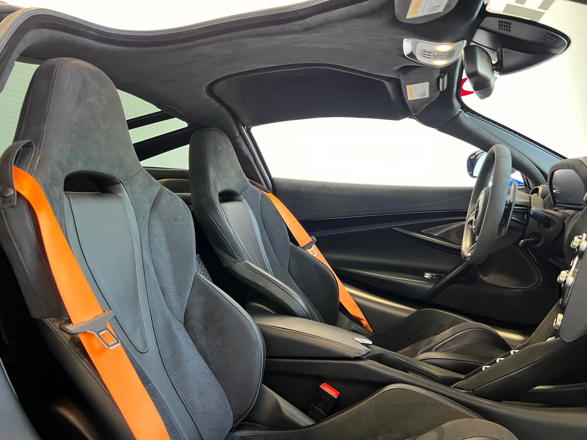 Used 2018 Blue McLaren Performance image 24