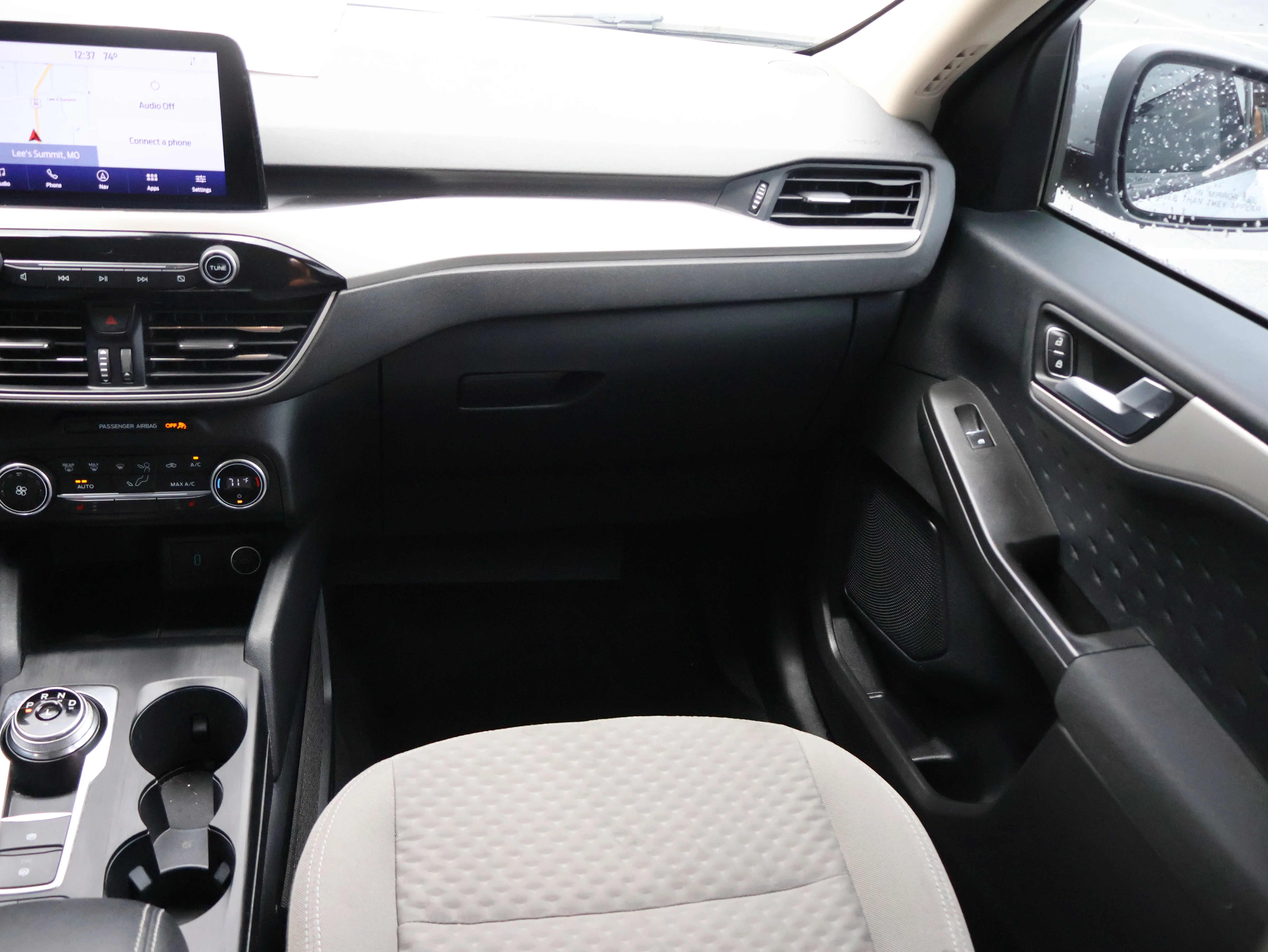 Used 2020 Ingot Silver Metallic Ford SE image 10