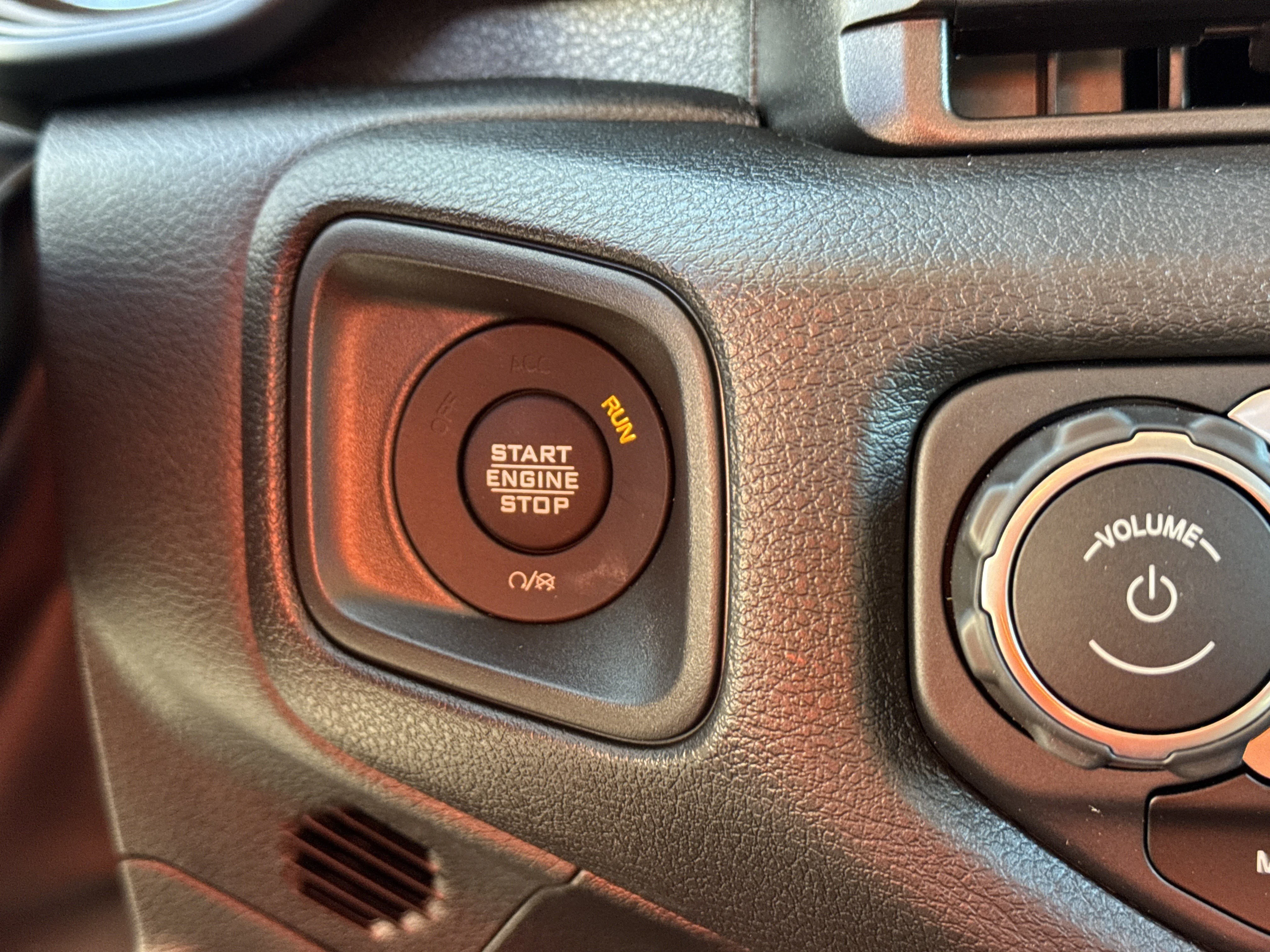 2025 Jeep Gladiator Sport S - Photo 36