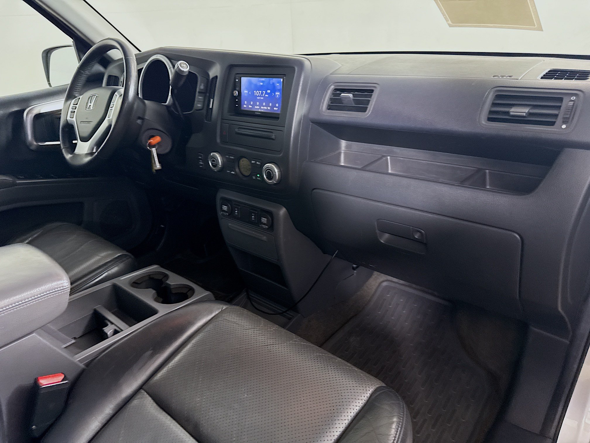 Used 2006 Billet Silver Metallic Honda RTL image 29