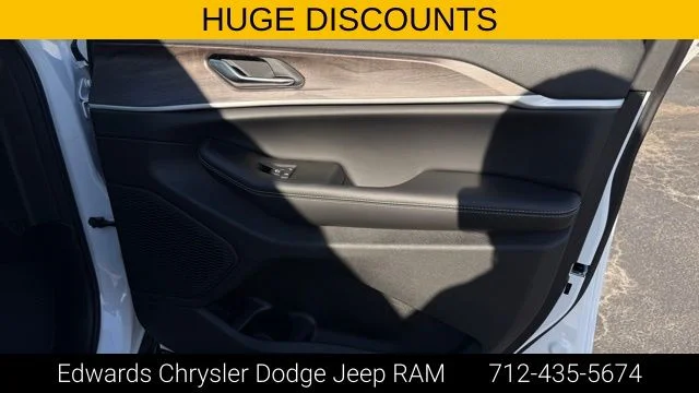 New 2026 White Jeep Laredo image 37