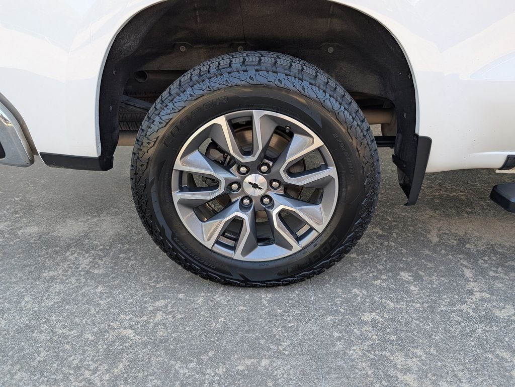 Used 2020 SUMMIT WHITE Chevrolet LT image 3