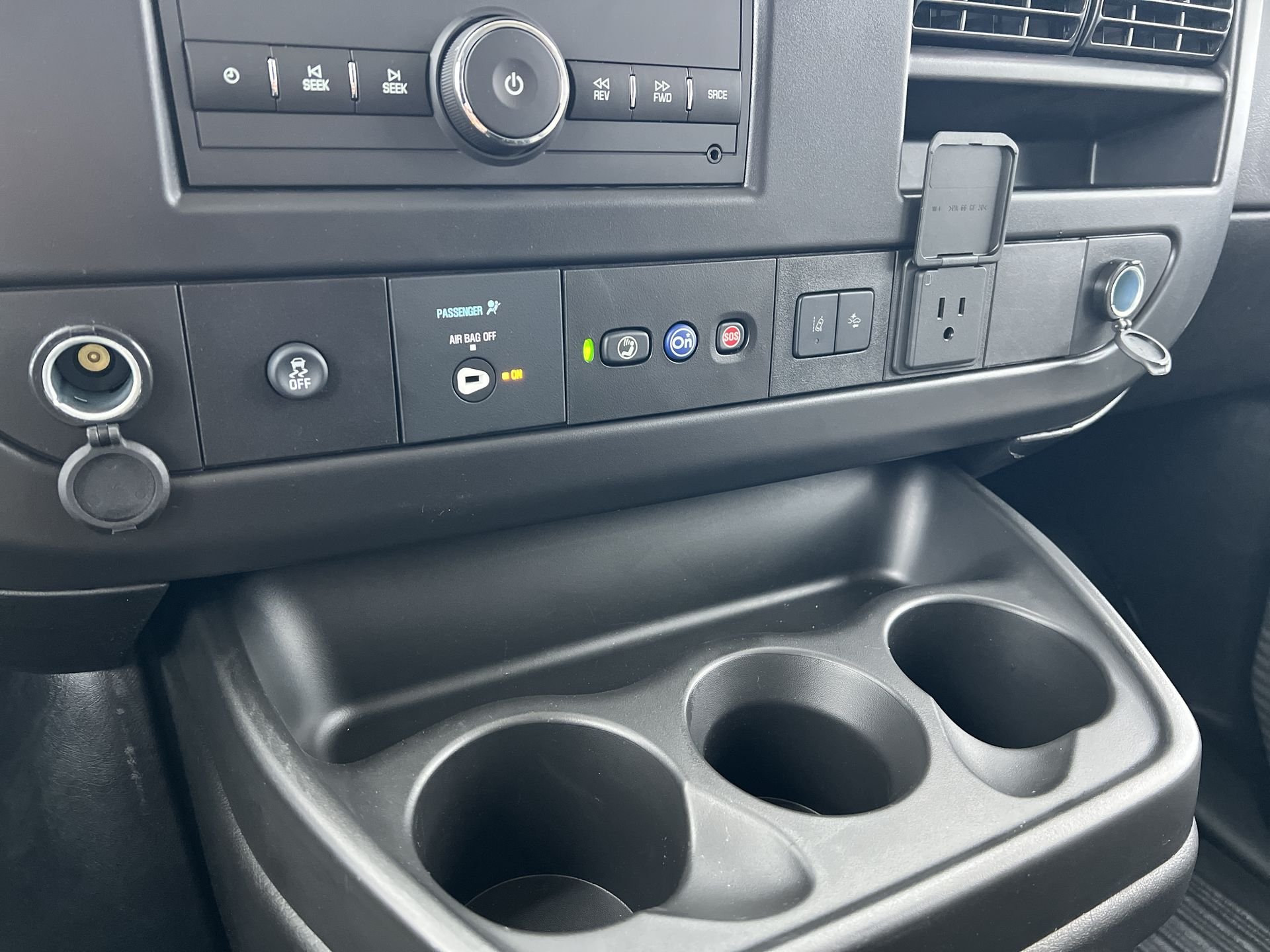 2025 Chevrolet Express Cargo Work Van - Photo 38