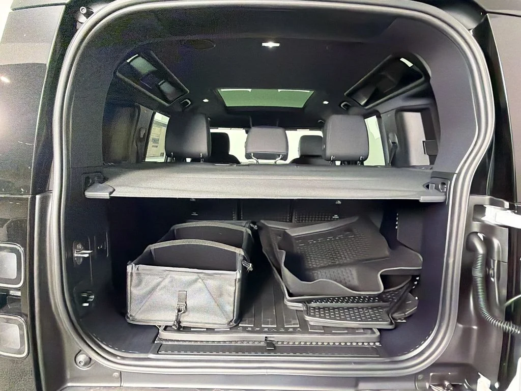 New 2026 Fuji White Land Rover X-Dynamic SE image 28