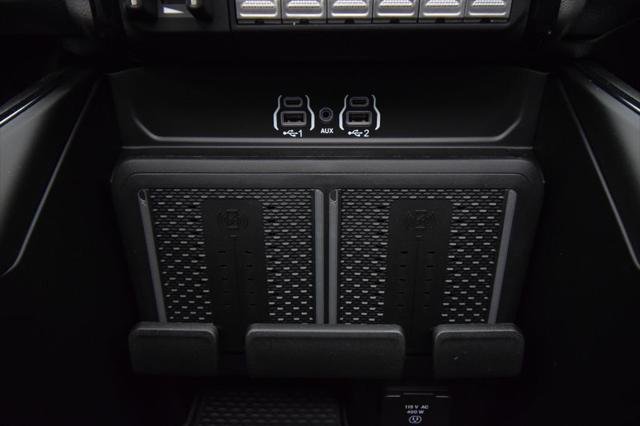 New 2026 Bright White Clear-Coat Exterior Paint RAM LARAMIE image 26
