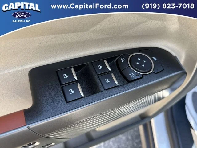 Used 2025 White Ford Lariat image 21