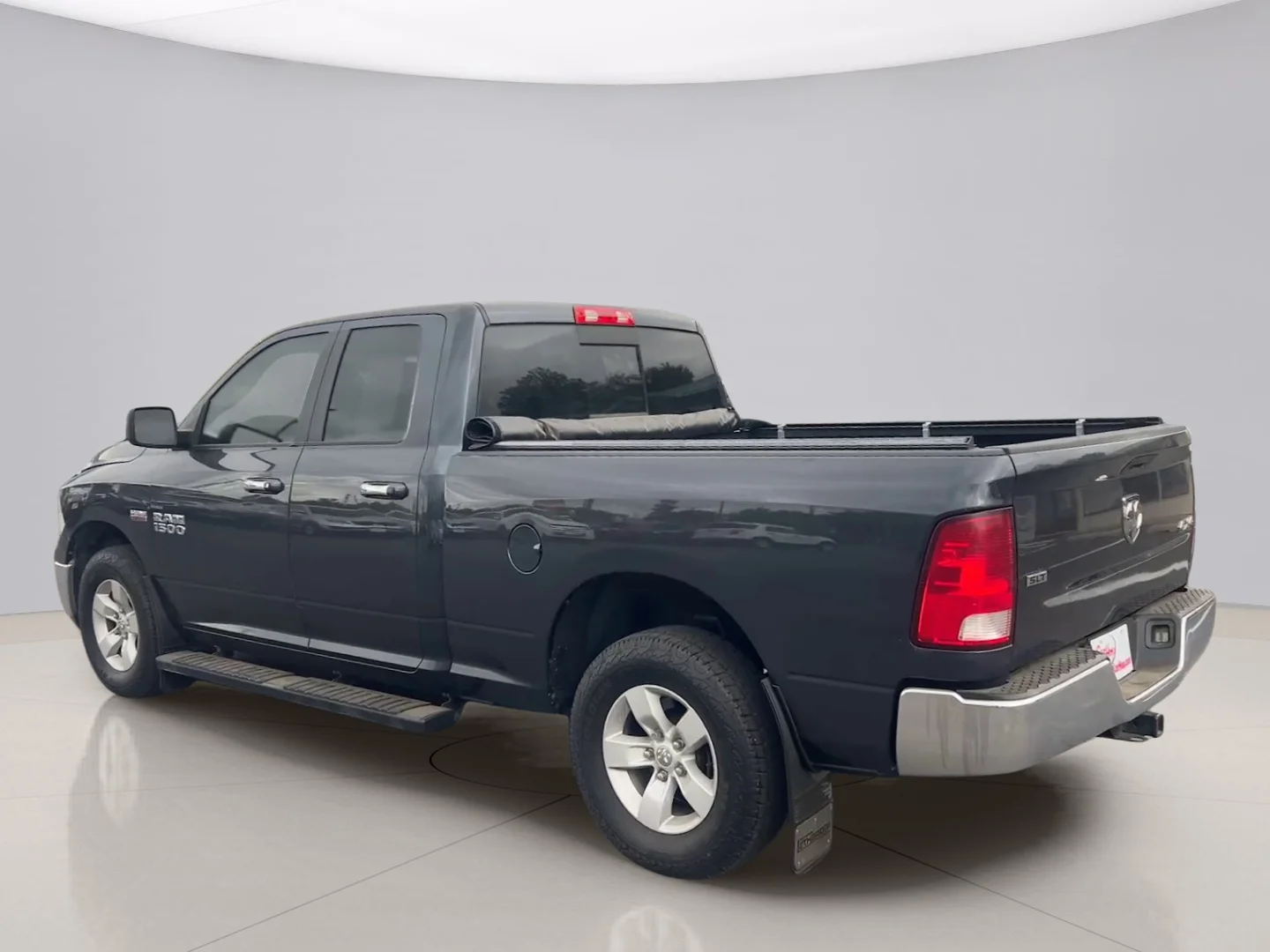 Used 2017 Grey Ram SLT image 4