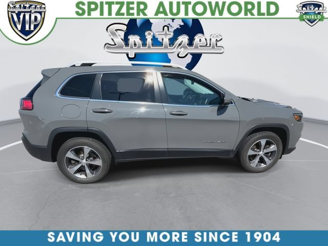 Used 2019  Jeep Limited image 9