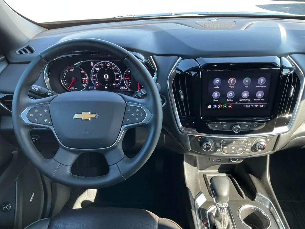 Used 2023 MOSAIC BLACK METALLIC Chevrolet High Country image 18