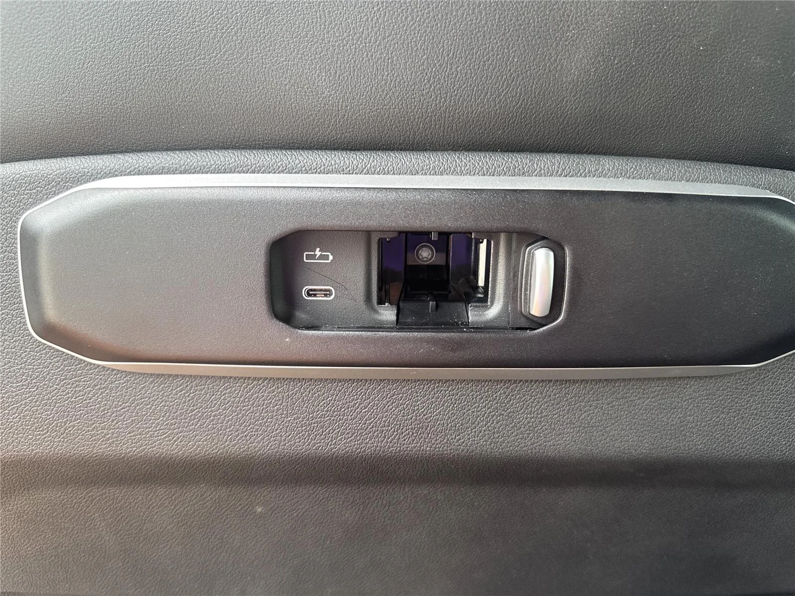 Used 2026 Skyscraper Grey Metallic BMW sDrive40i image 34