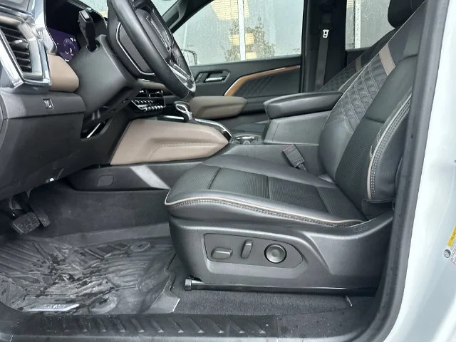 Used 2024 White GMC Denali image 13