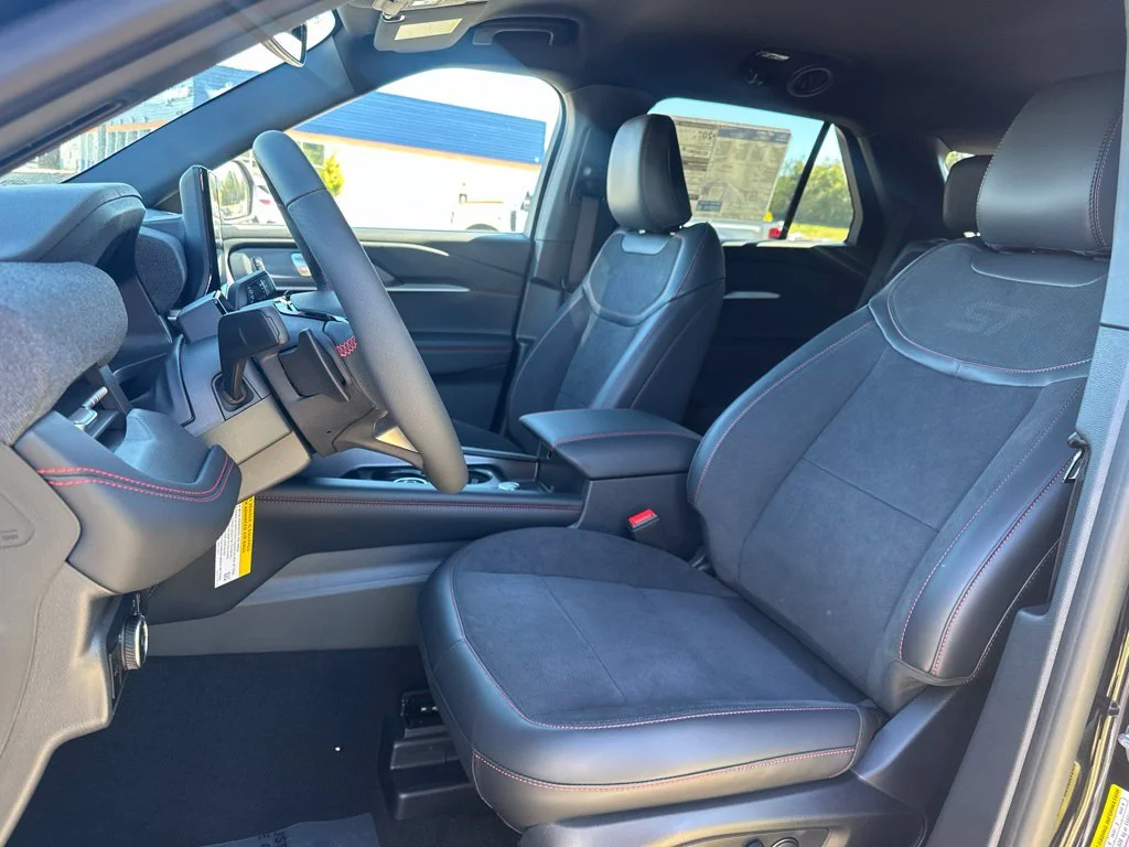 New 2027 Agate Black Metallic Ford ST image 10