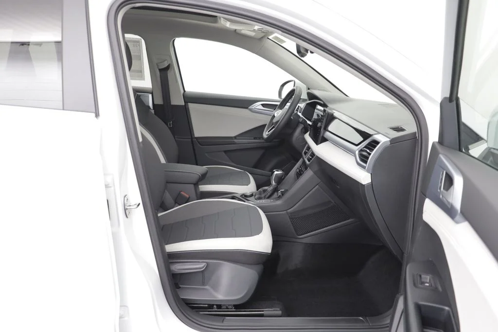 New 2026 Pure White Volkswagen 1.5T SE image 19