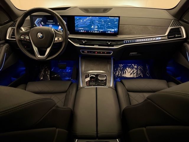 Used 2025 Skyscraper Gray Metallic BMW xDrive40i image 28