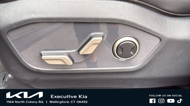New 2027 Ivory Silver Kia S image 11
