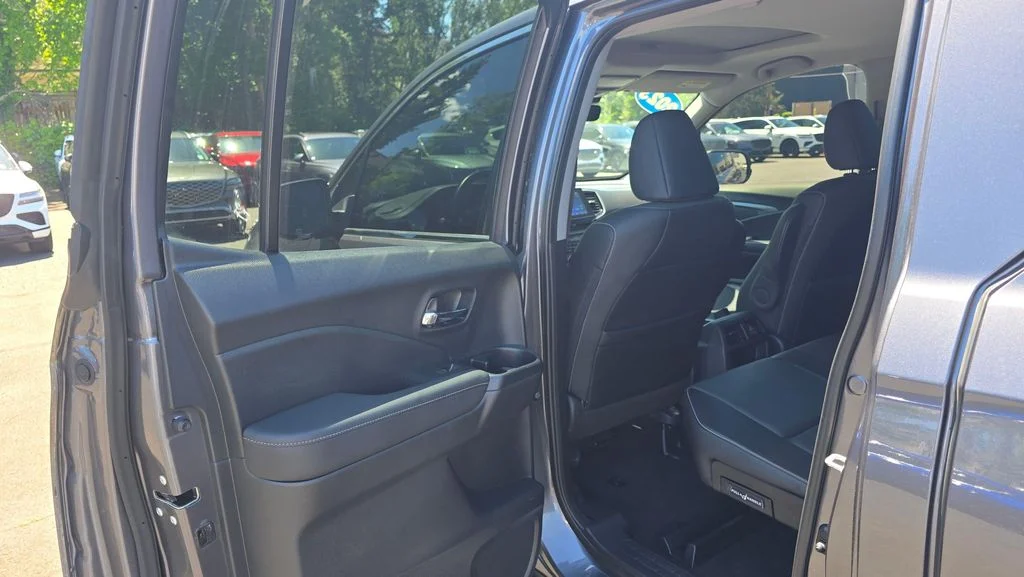 Used 2023 Gray Honda RTL image 15