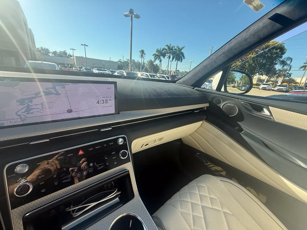 Used 2025 White Genesis 3.5T Prestige image 28
