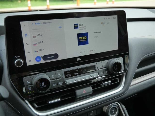 Certified Used 2024 WIND CHILL PEARL Toyota  image 23