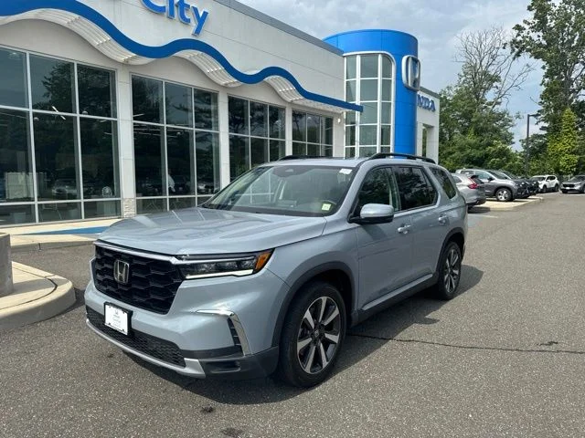 2023 Honda Pilot Touring - Photo 4