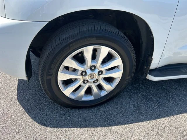 Used 2013 White Toyota Platinum image 10