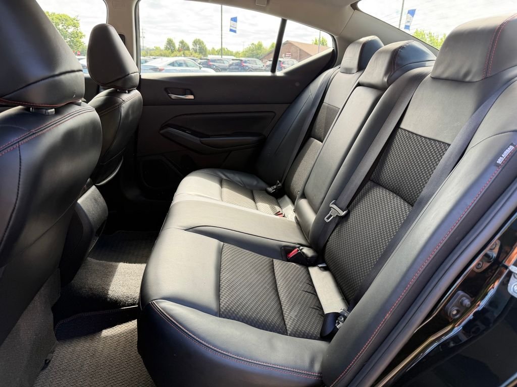 Used 2025 Black Nissan 2.5 SR image 9