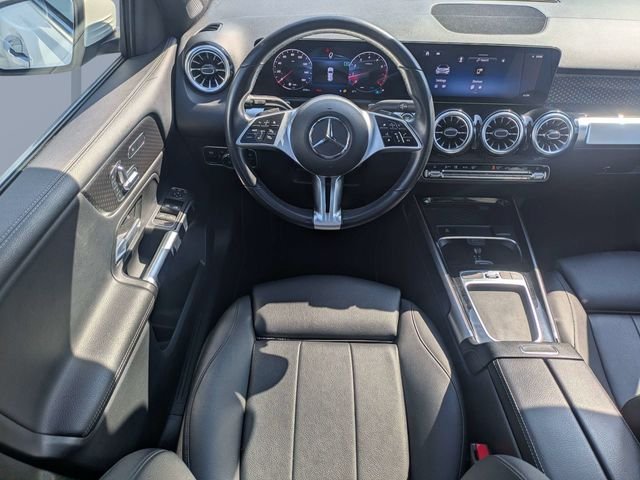 Used 2025 White Mercedes-Benz GLB 250 image 17