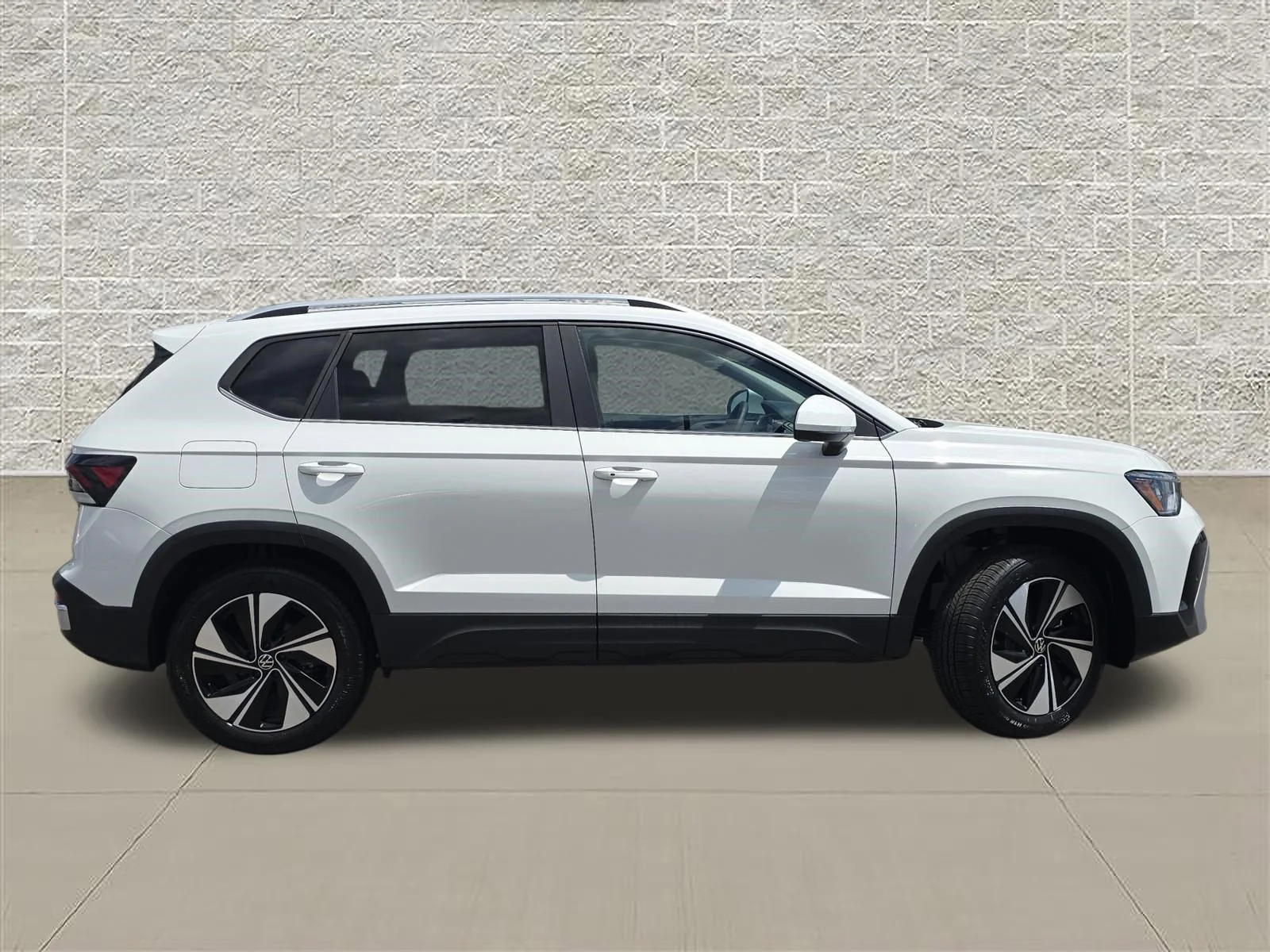 New 2026 Pure White Volkswagen SE image 8