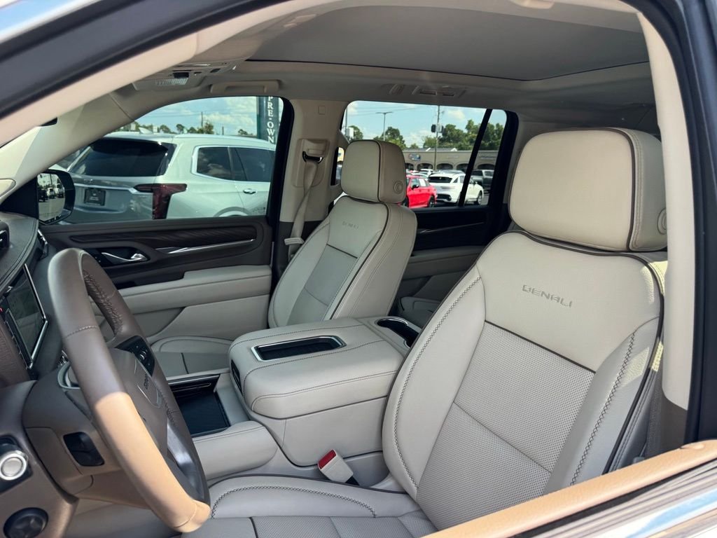 Used 2024 White GMC Denali image 9