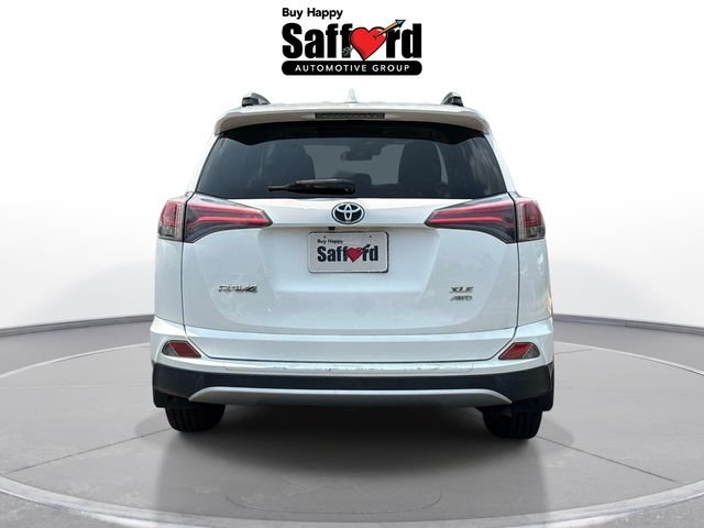 Used 2016 White Toyota XLE image 7