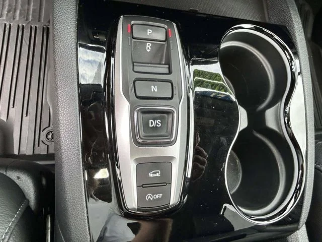 Used 2021 White Honda Touring image 25
