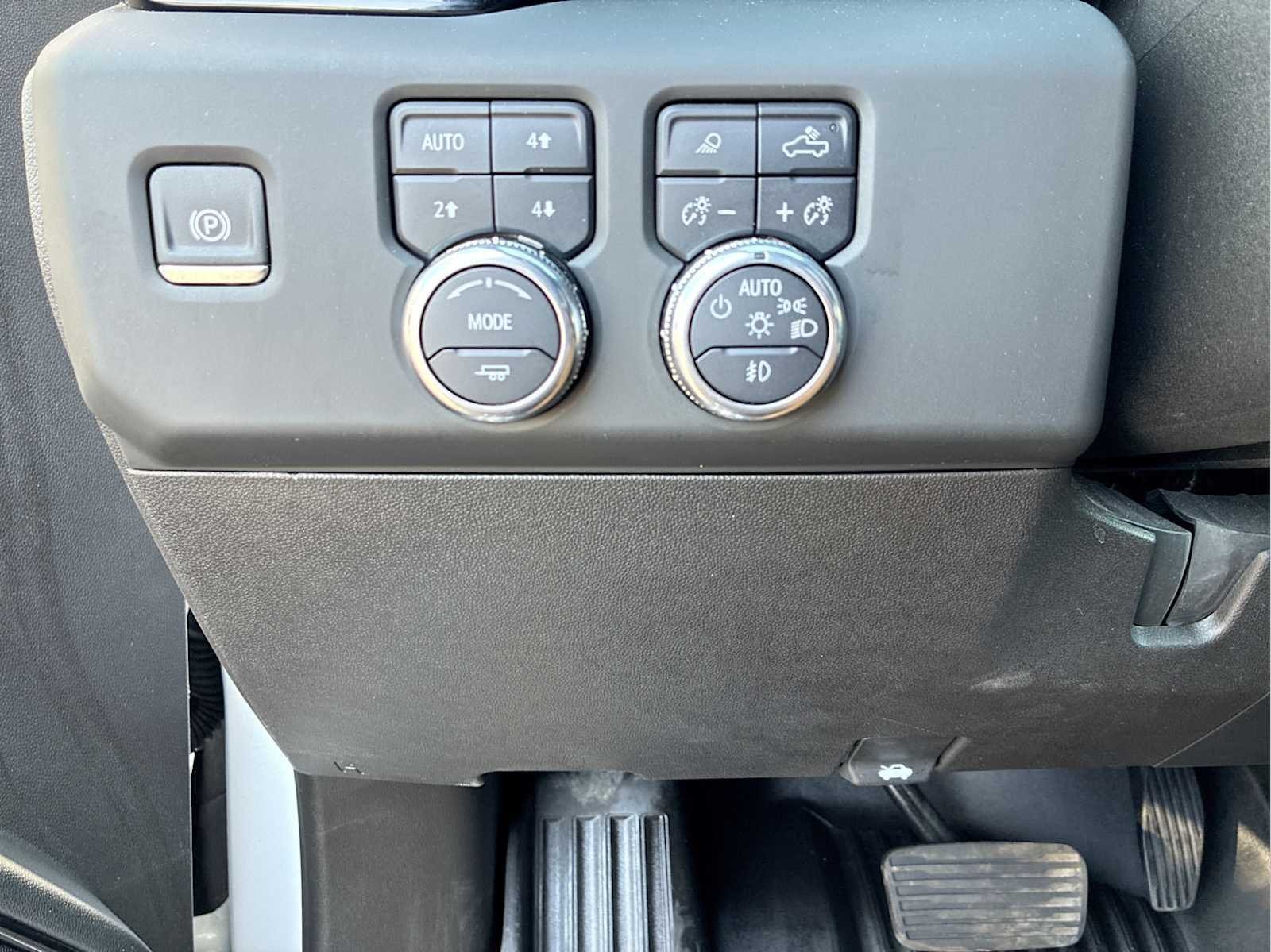 Certified Used 2024 Summit White GMC AT4 image 18