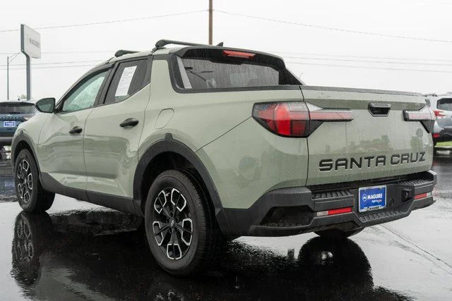 Used 2022 Green Hyundai SEL image 8