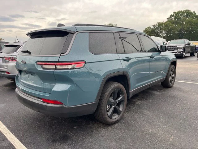 Used 2026 Blue Jeep Limited image 3
