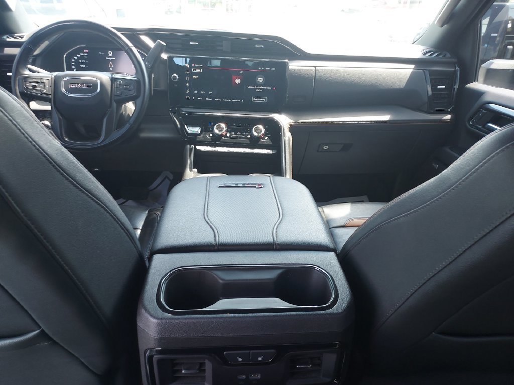 Used 2024 White GMC AT4 image 10