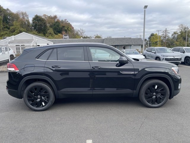 2026 Volkswagen Atlas Cross Sport SE Technology photo 2