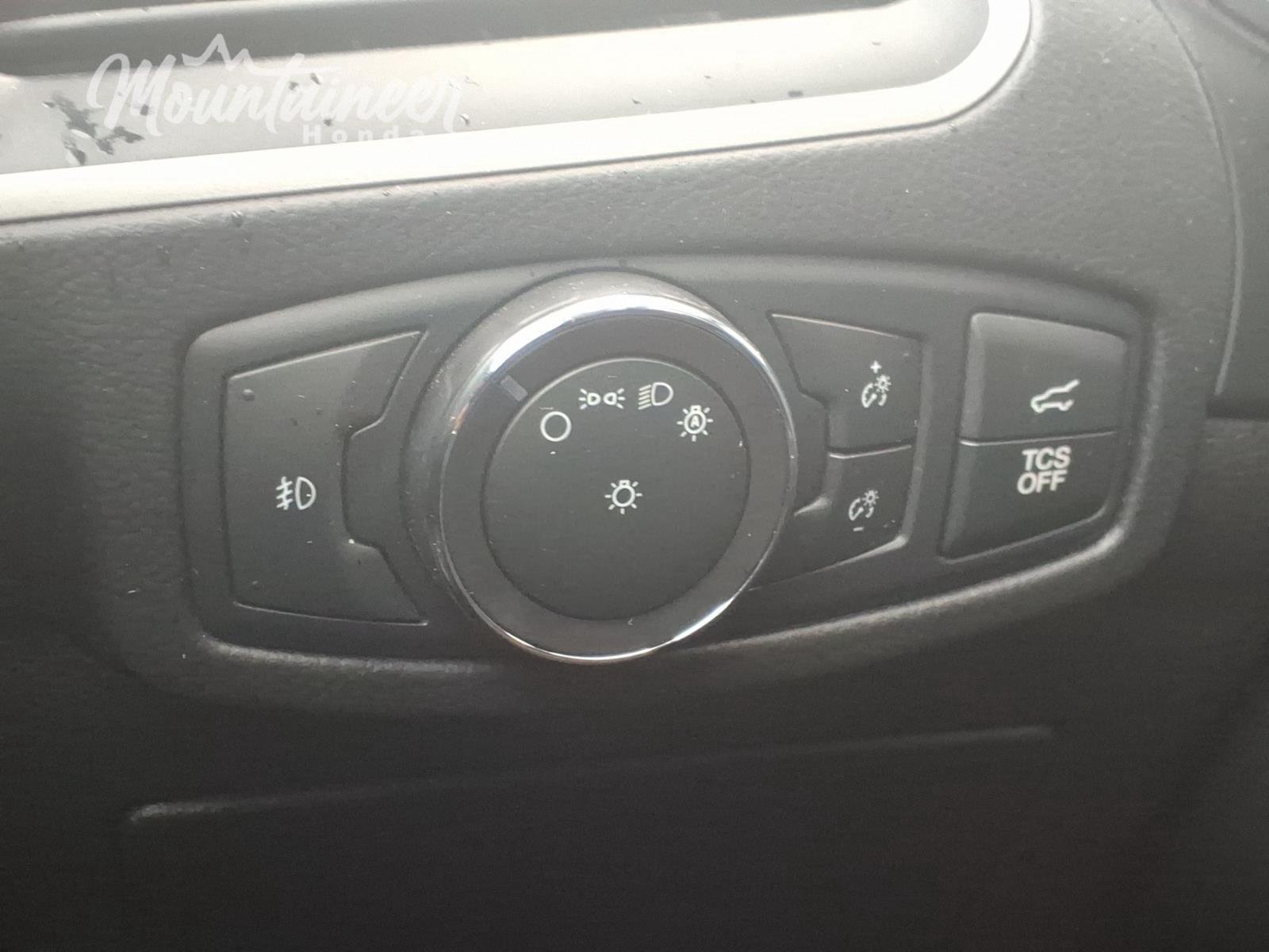 Used 2022 Agate Black Ford SEL image 39