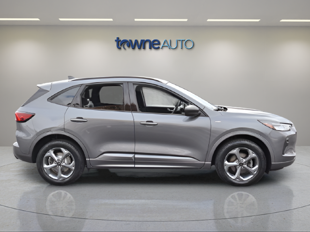 Used 2023 Gray Ford ST-Line image 8
