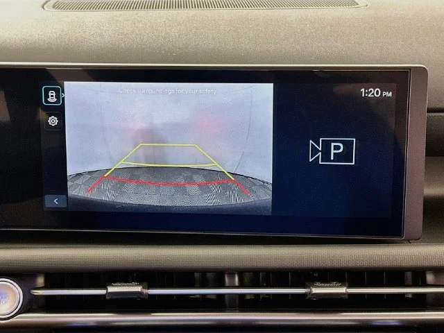 New 2027 White Hyundai SE image 17