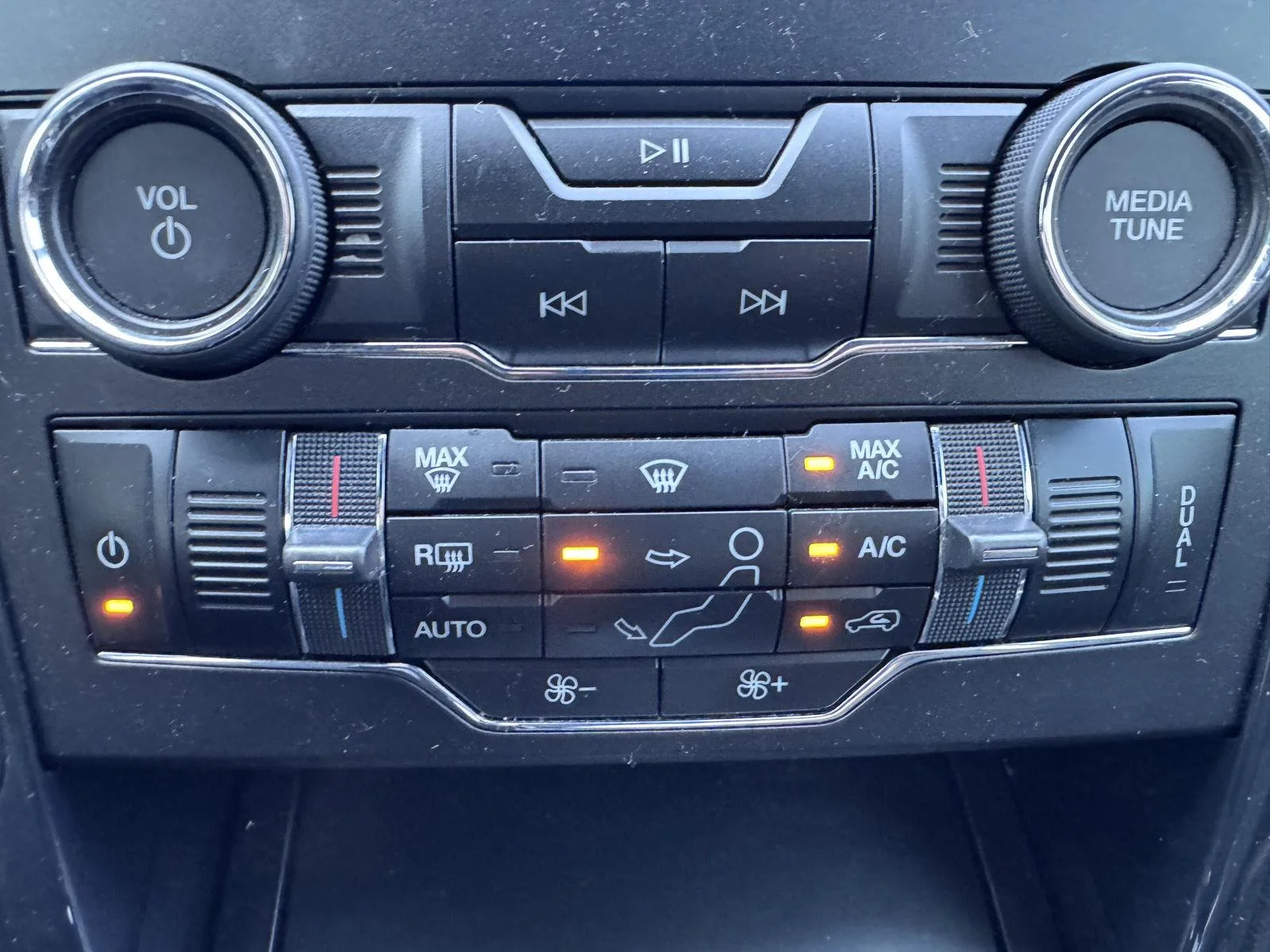 Used 2018 Magnetic Ford XLT image 17