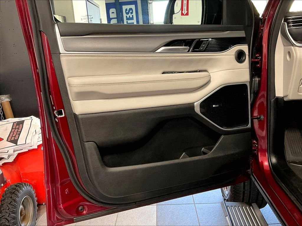 Used 2025 Red Jeep Series III image 9