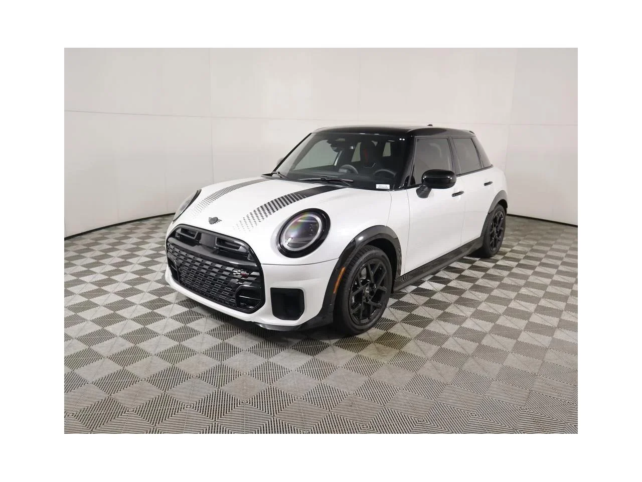 New 2026 Nanuq White Metallic MINI ICONIC image 1