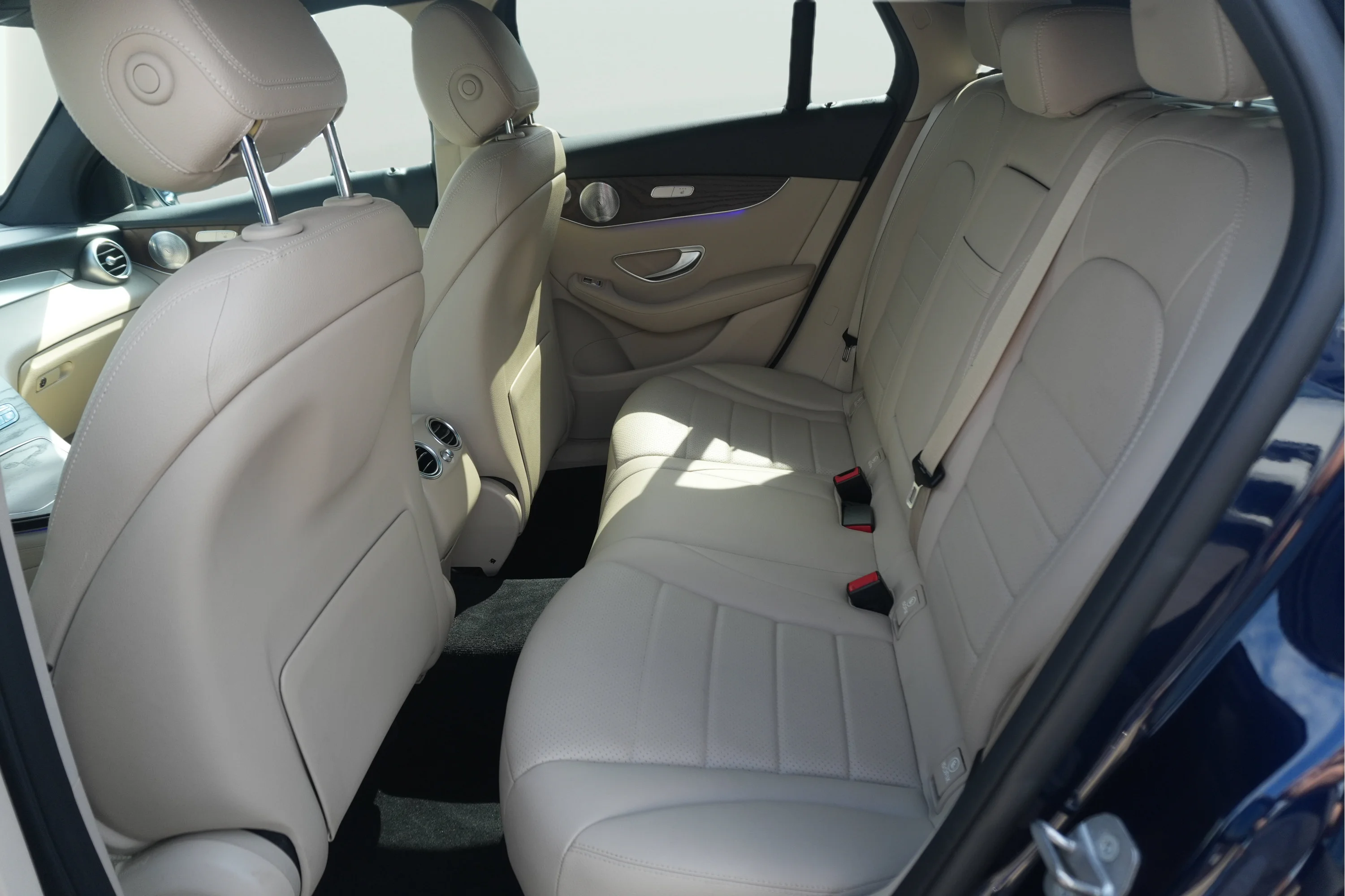 Used 2021 Lunar Blue Metallic Mercedes-Benz GLC 300 image 25