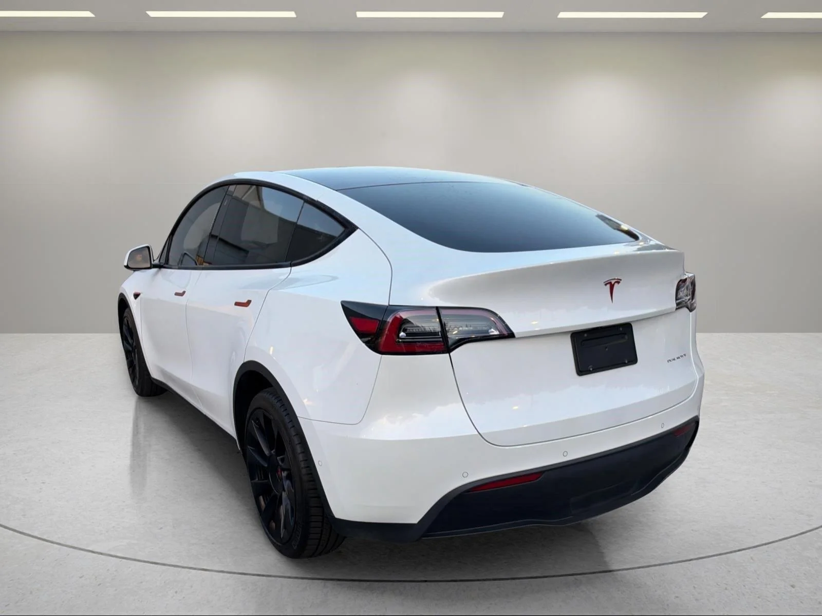 Used 2020  Tesla Long Range image 3