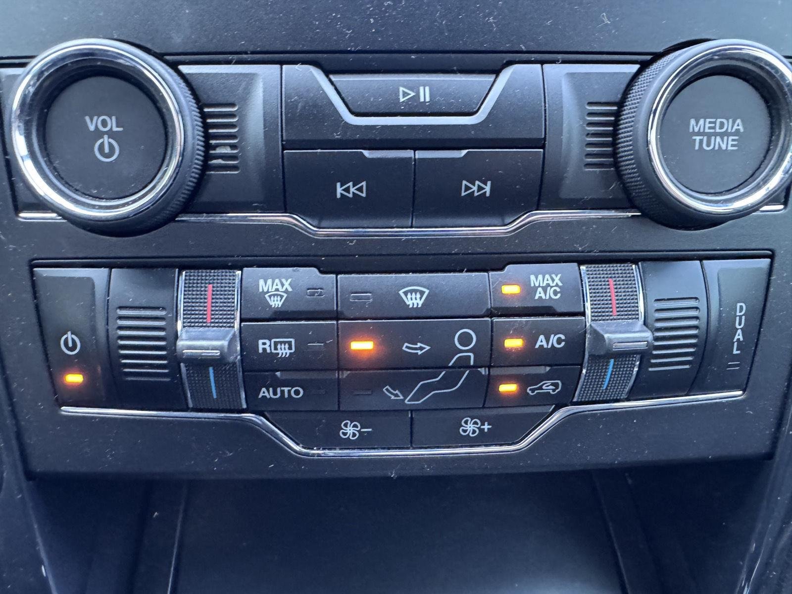 Used 2018 Magnetic Ford XLT image 17