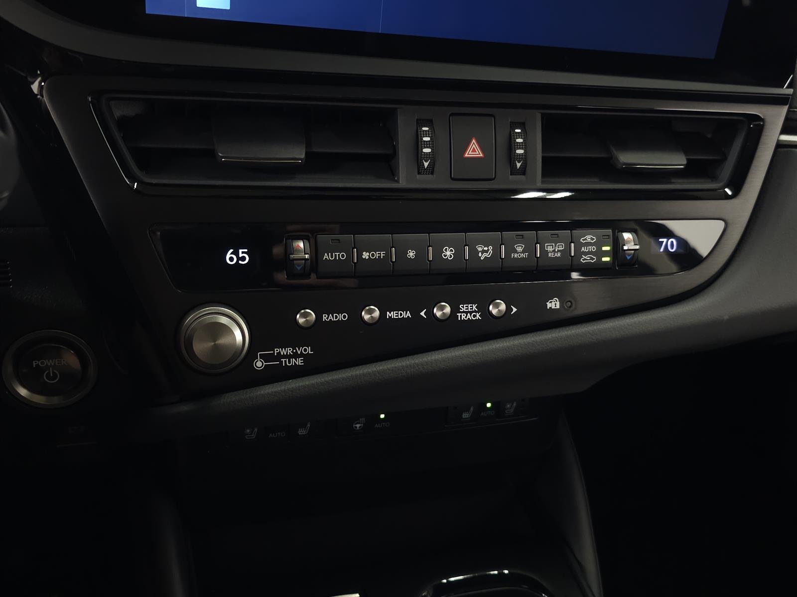 Certified Used 2024 Caviar Lexus PREMIUM image 28