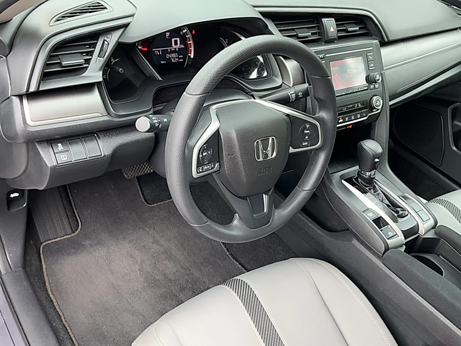 Used 2018  Honda LX image 7