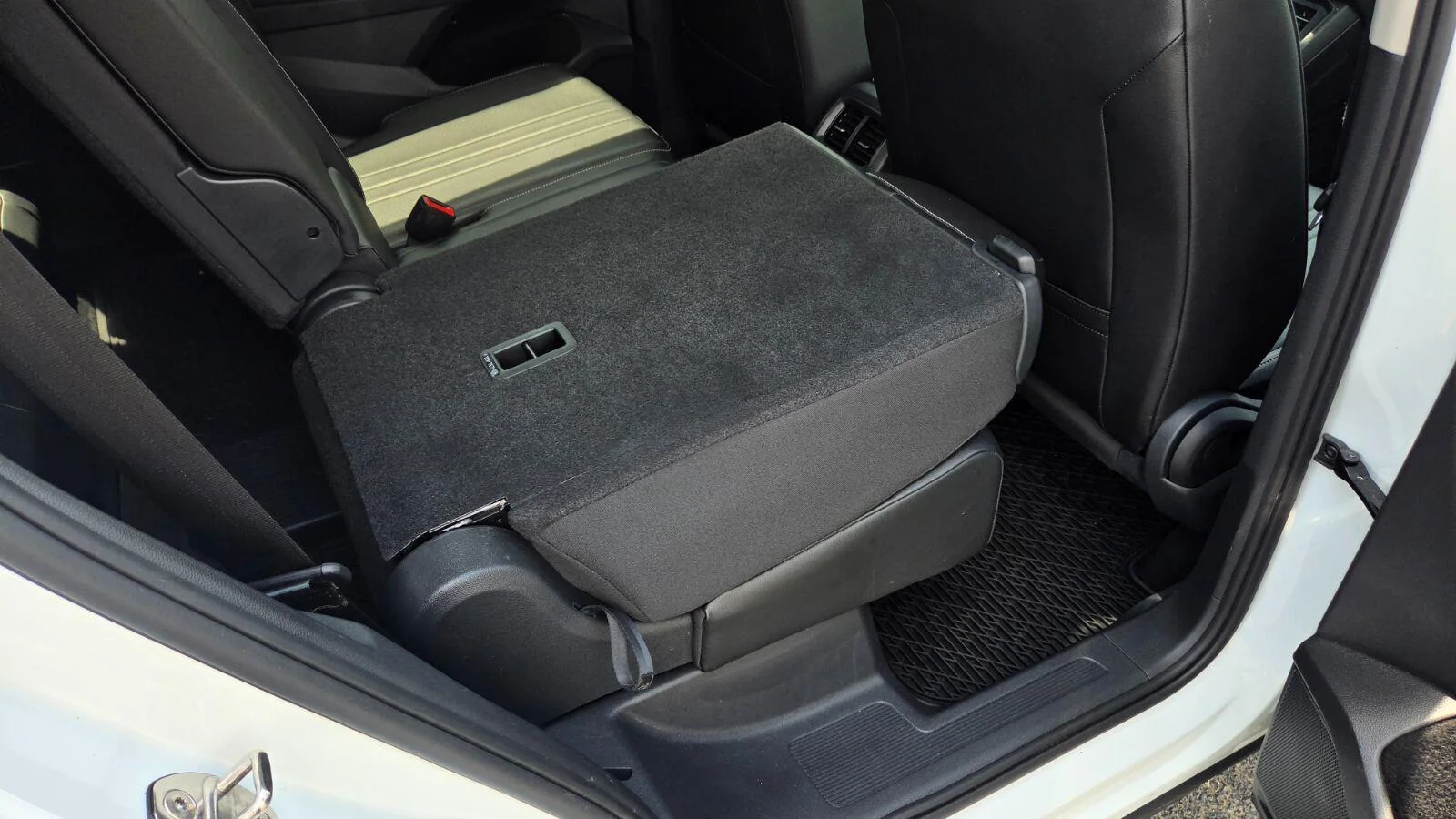 Certified Used 2022 Pure White Volkswagen SE image 56